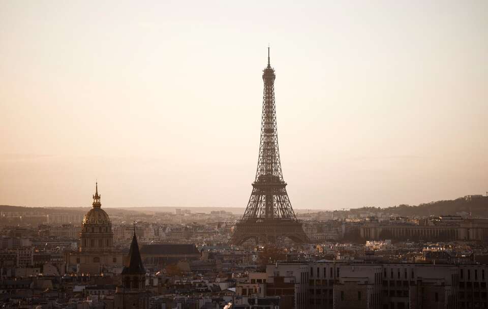 Widok na Paryż / autor: PAP/EPA/YOAN VALAT