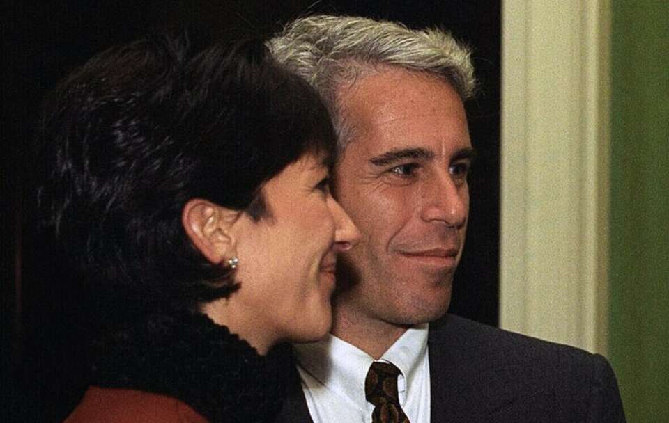 Ghislaine Maxwell i Jeffrey Epstein w 1993 roku / autor: Ralph Alswang, White House photographer/Wikimedia Commons/Public Domain
