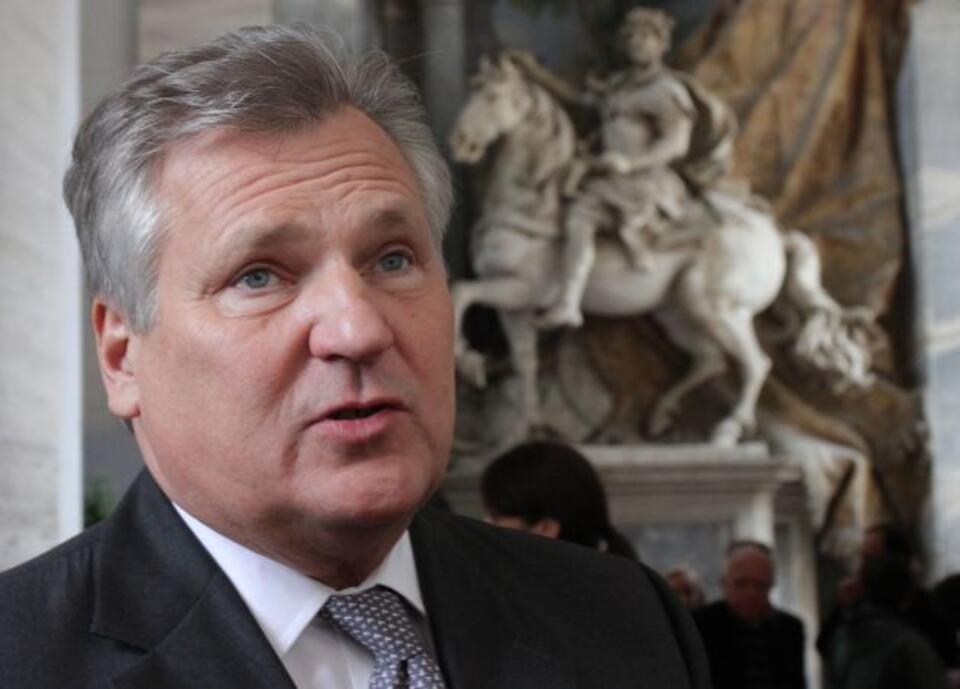 Aleksander Kwaśniewski typuje, że Platforma jednak wygra wybory. Ale prognozuje słaby wynik SLD. Fot. PAP