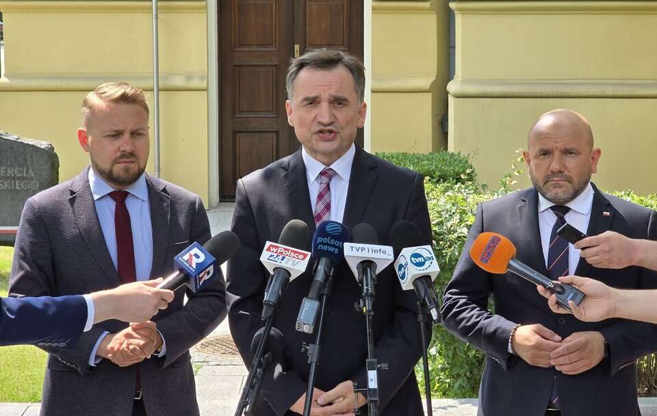Jacek Ozdoba, Zbigniew Ziobro i Mariusz Gosek / autor: X/@pisorgpl