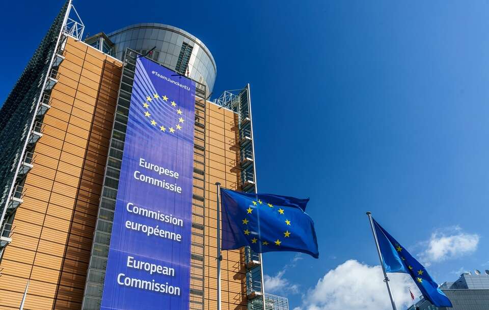 KE grozi Polsce karami w związku z niewykonaniem wyroku Tsue. / autor: Fratria