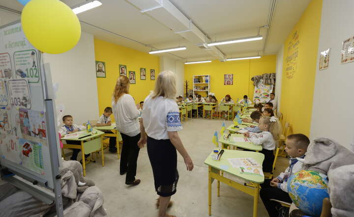 "Podziemna" szkoła w Charkowie, Ukraina / autor: PAP/EPA/SERGEY KOZLOV