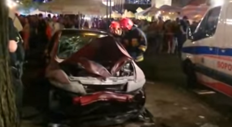 Samochód zniszczony po rajdzie na deptaku w Sopocie w 2014 r. / autor: YouTube/Radio Gdańsl