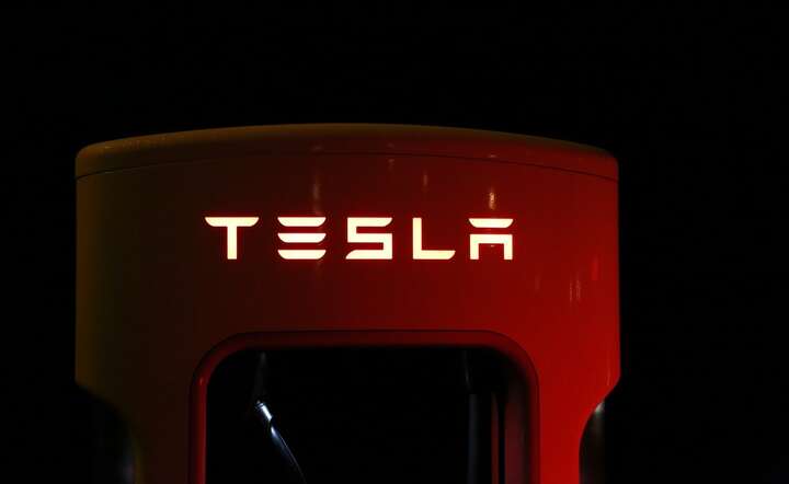 Tesla od dawna jest firmą globalną, ale teraz awansowała do elity największych firm świata / autor: Pixabay