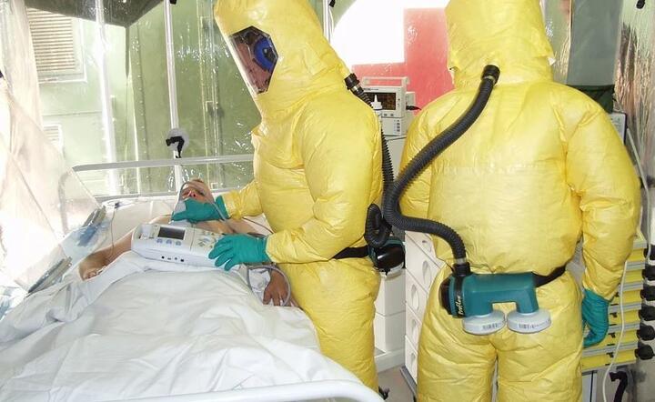 W kraju dotkniętym koronawirusem, odżyła ebola