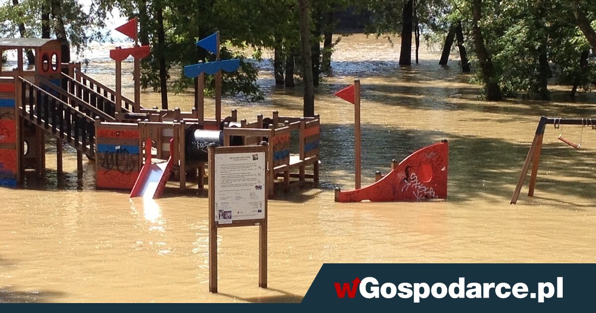 Dlaczego iskrzy między ubezpieczycielami i powodzianami