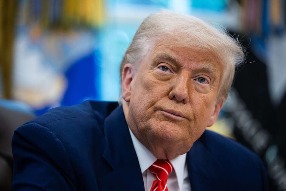 Przed ogłoszeniem nowej polityki celnej przez administrację Trumpa Temu i inne chińskie platformy sprzedażowe, np. Shein, korzystały ze zwolnienia z taryf / autor: PAP/EPA