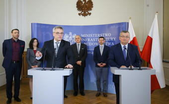 Rząd chce podnieść opłatę paliwową, by finansować budowę dróg