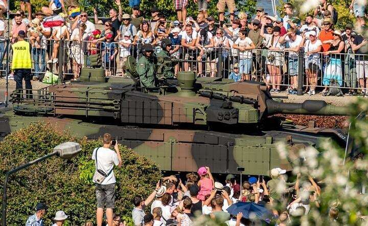 Pierwsze czołgi K2 trafiły do 20. Brygady Zmechanizowanej. Nz. K2 na defiladzie Wojska Polskiego 15.08.2023 / autor: Fratria / AS