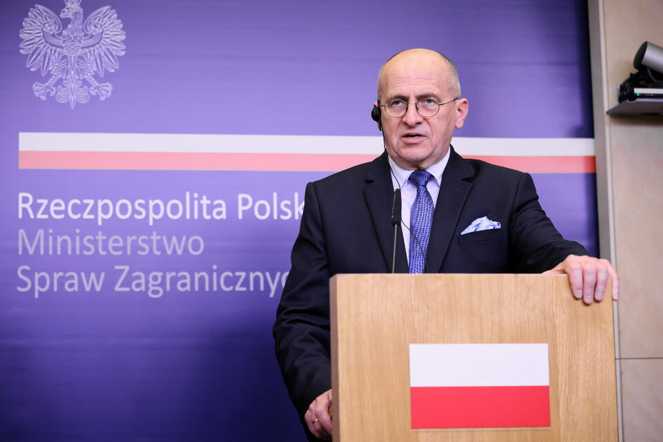 Minister spraw zagranicznych Zbigniew Rau podczas konferencji prasowej w Centrum Prasowym MSZ w Warszawie. / autor: PAP/Leszek Szymański