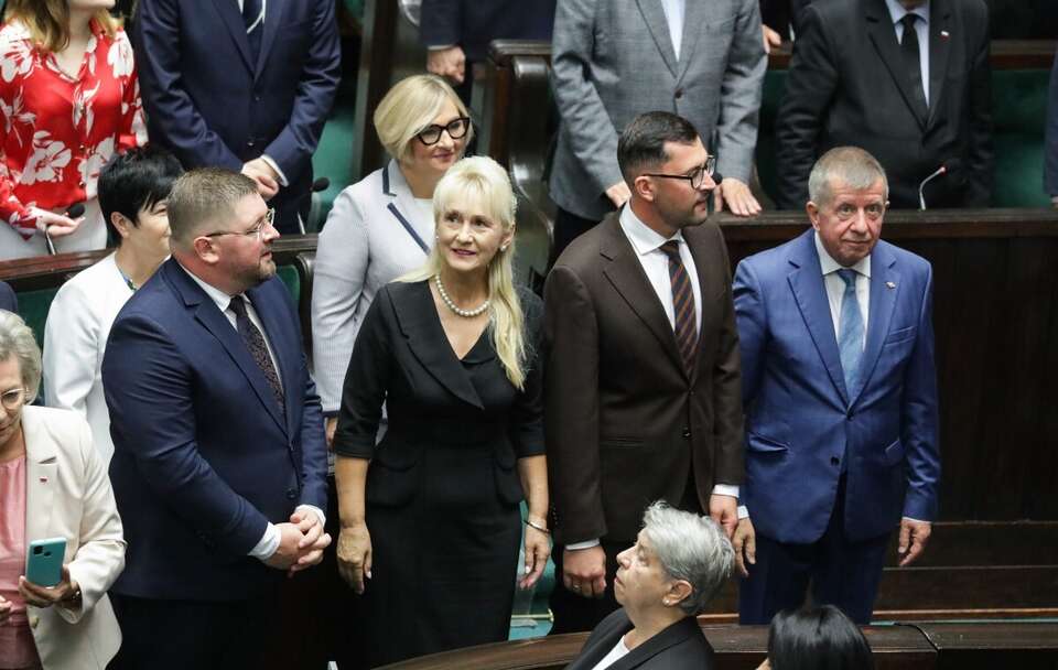 Tomasz Rzymkowski, Bogumiła Olbryś, Marek Subocz i Michał Jach podczas ślubowania  / autor: PAP/Tomasz Gzell
