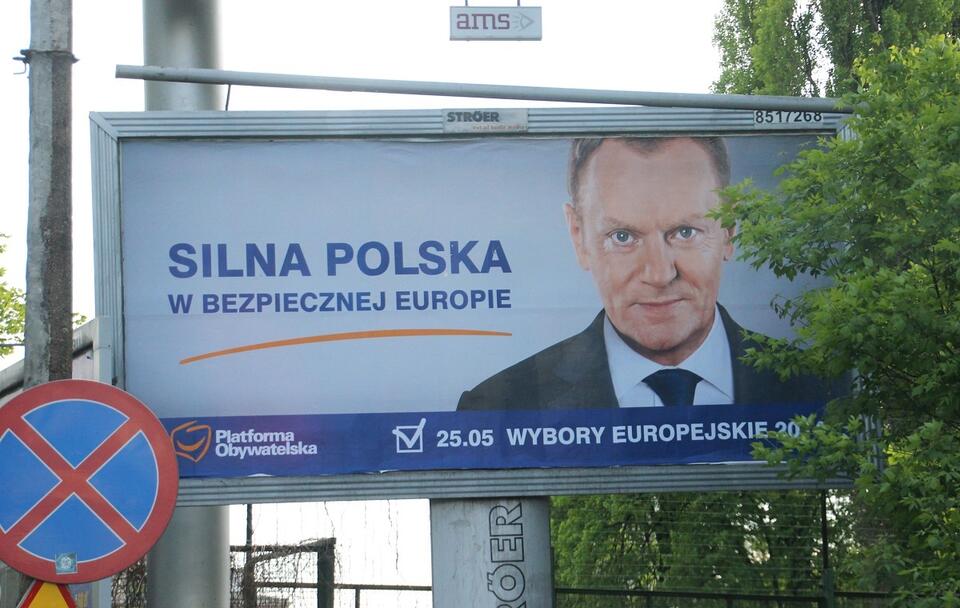 Billboard z Donaldem Tuskiem w kampanii wyborczej PO do Parlamentu Europejskiego w 2014 roku / autor: Fratria