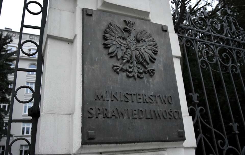 Ministerstwo Sprawiedliwości nie rozstrzygnęło konkursu ws. Funduszu Sprawiedliwości. Ofiary przestępstw nie otrzymają wsparcia. / autor: Fratria