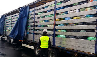 KAS zatrzymała nielegalny transport 18 ton odpadów