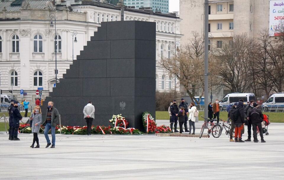 Pomnik ofiar katastrofy smoleńskiej  / autor: Fratria 