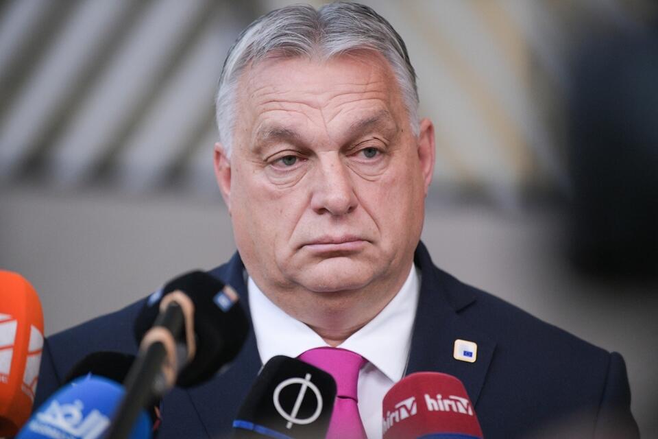 Premier Węgier Viktor Orban podczas wypowiedzi dla mediów przed rozpoczęciem szczytu Rady Europejskiej w Brukseli. / autor: PAP/Marcin Obara