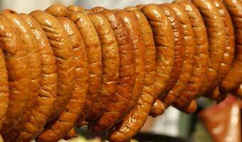 Zaangażowanie w złocie zredukowano o 36% przed wystąpieniem Yellen, ogólnie rzecz biorąc towary ucierpiały