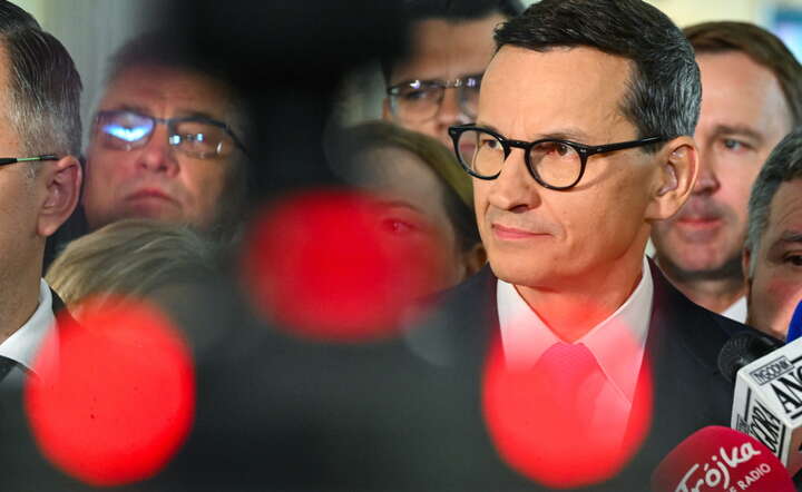 Były premier Mateusz Morawiecki podczas konferencji członków stowarzyszenia „Rozwój Plus” w Sejmie w Warszawie / autor: PAP/Radek Pietruszka